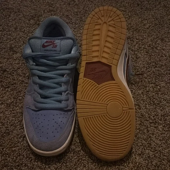 Nike sb Philadelphia dunk size u.s 7 1/2 Slightly worn original box and laces.